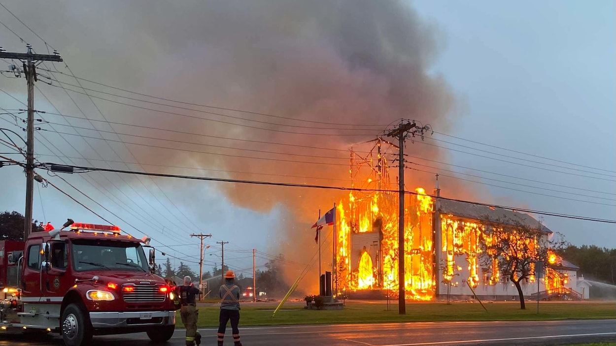 Un homme accusé d’avoir incendié l’église de Saint-Simon