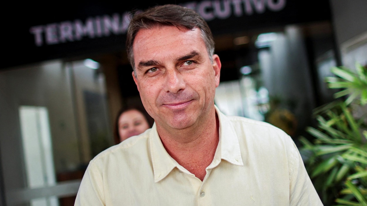 Élections au Brésil : Flavio Bolsonaro, en position de force, est salué par Trump
