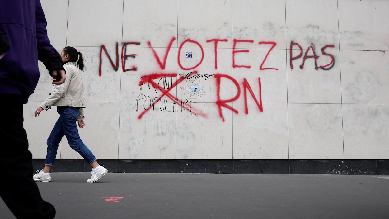 En France, dernières heures de campagne, l’extrême droite toujours