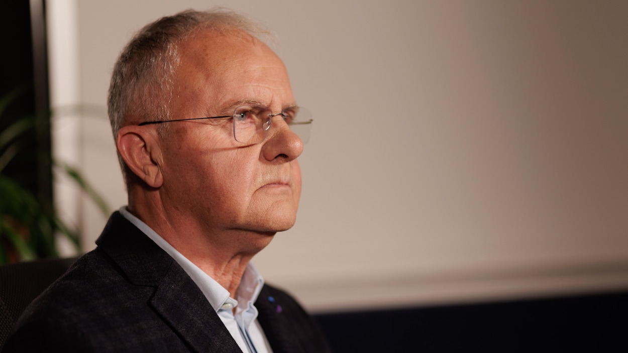 Une retraite bien méritée pour Roger Ouellette après 40 ans d’analyse politique au N.-B.