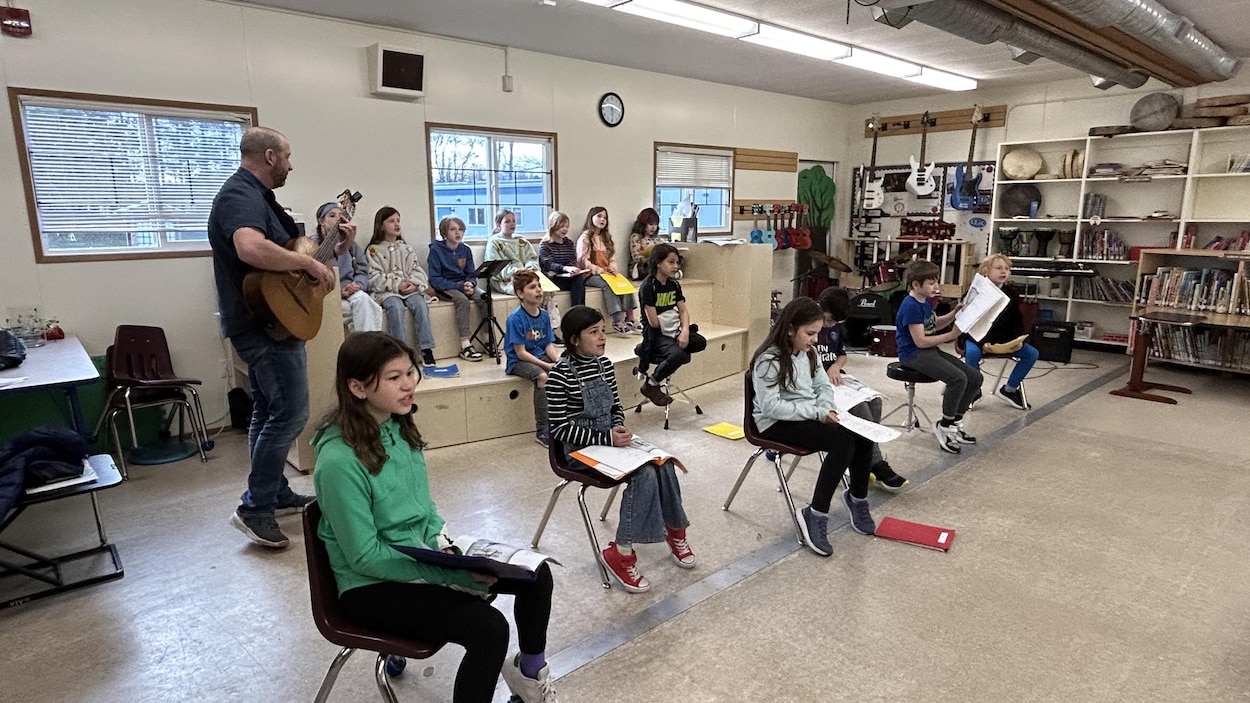 À Terrace, l’École des Cinq-saumons prépare une comédie musicale