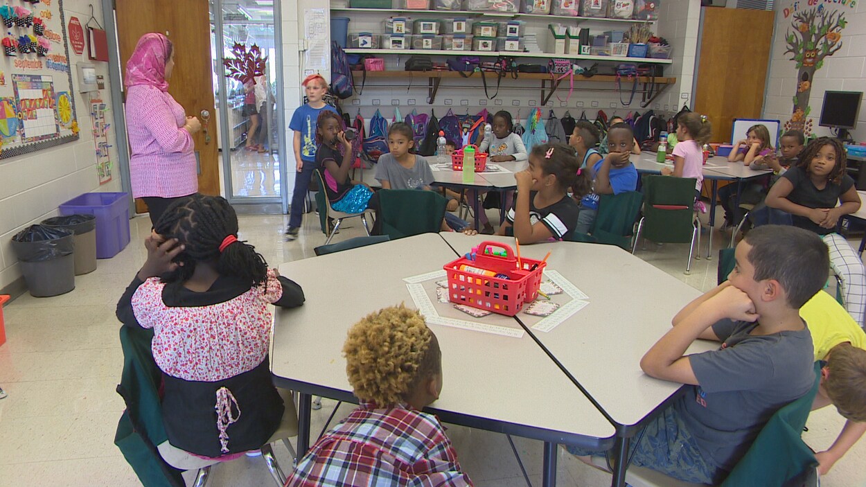 Des élèves en 3e année à l'école Taché dans le quartier de Saint-Boniface.