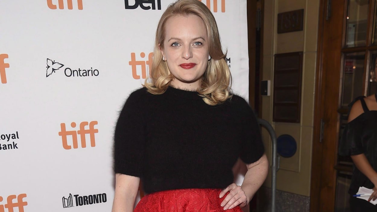 L'actrice, qui présente cette semaine le film suédois The Square au Festival international du film de Toronto (TIFF), ne se sent pas préoccupée par les préparatifs en vue du tournage de la deuxième saison de la série, inspirée du roman de Margaret Atwood. L'actrice, qui présente cette semaine le film suédois The Square au Festival international du film de Toronto (TIFF), ne se sent pas préoccupée par les préparatifs en vue du tournage de la deuxième saison de la série, inspirée du roman de Margaret Atwood.