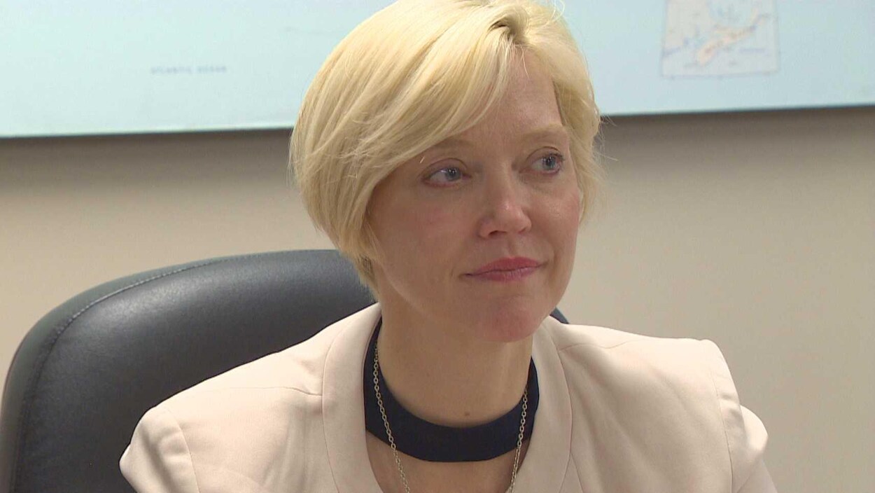 Elizabeth Smith-McCrossin. Elizabeth Smith-McCrossin.