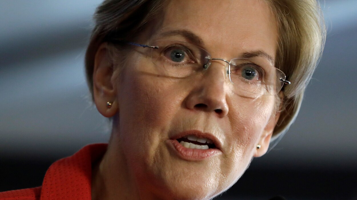 Elizabeth Warren, de face, en plan rapproché