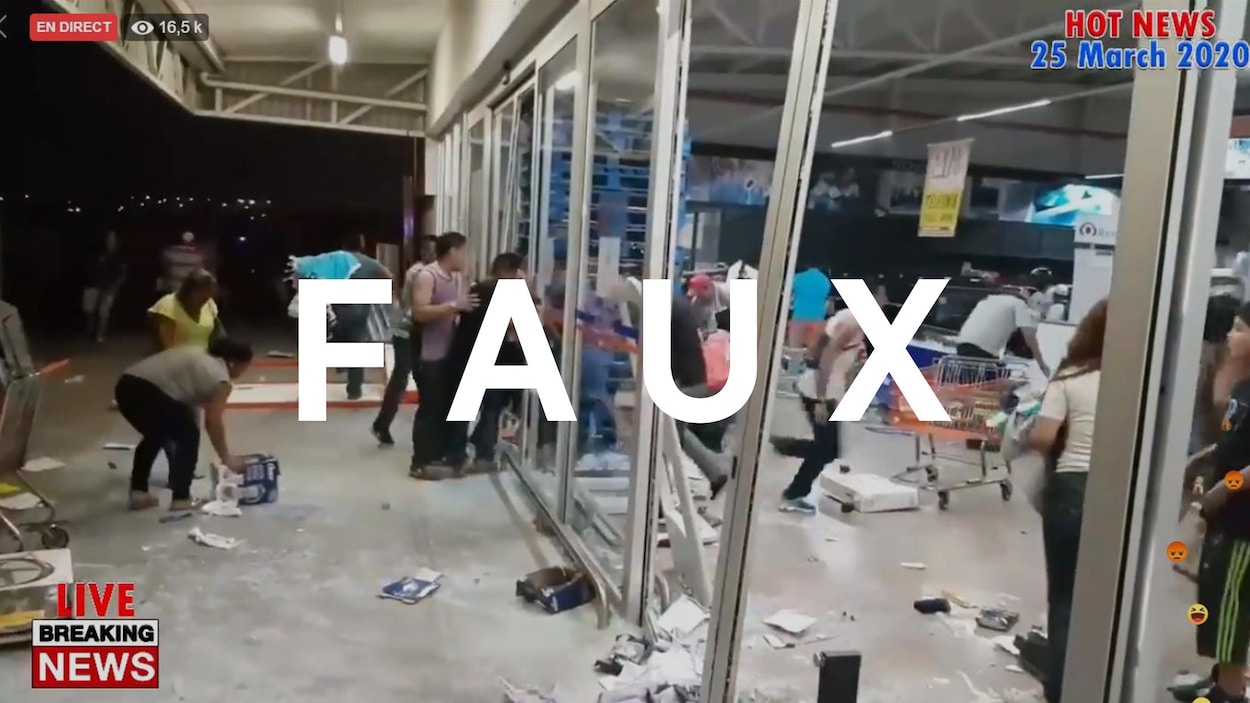 Des gens saccagent une épicerie.