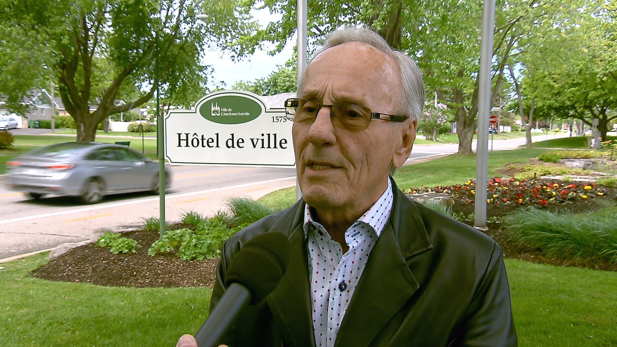 Le maire de L'Ancienne-Lorette, Émile Loranger
