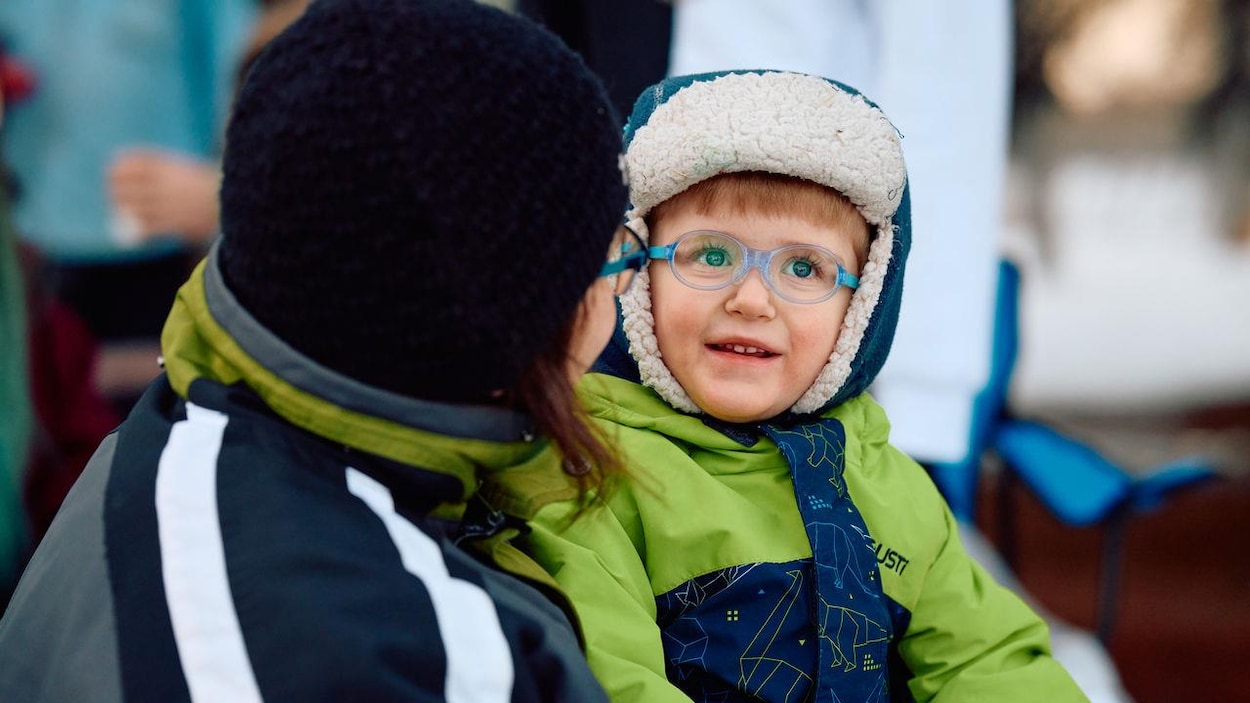 L’Ontario a-t-il un plan pour soutenir les enfants aveugles en région?