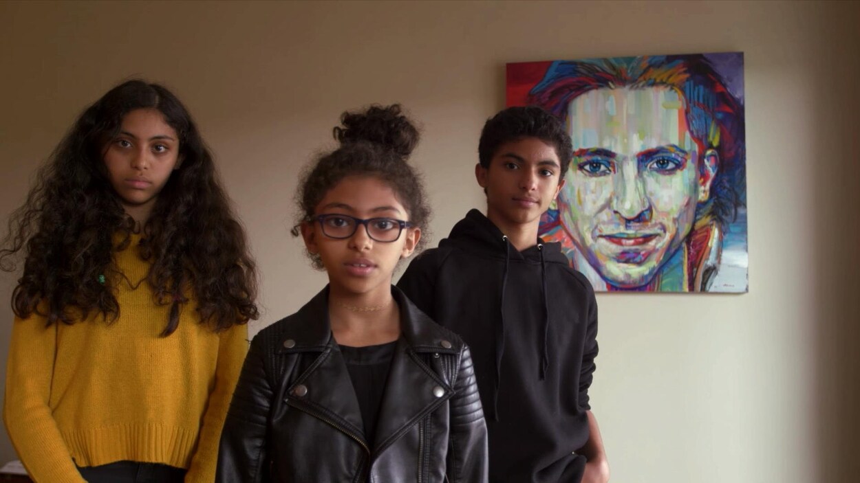 Les trois enfants du blogueur Raif Badawi, emprisonné en Arabie saoudite, réclament du premier ministre Justin Trudeau qu'il accentue les pressions pour faire libérer leur père.