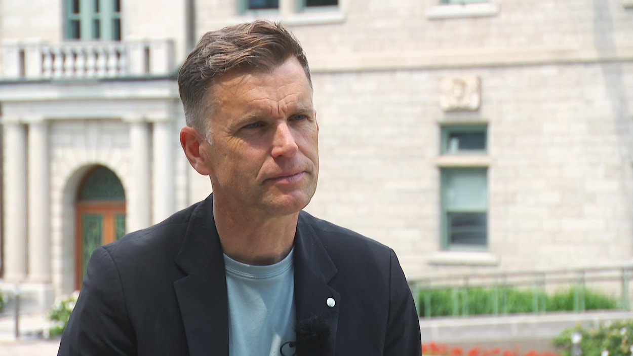 Bruno Marchand demande aux partis de viser l’itinérance zéro