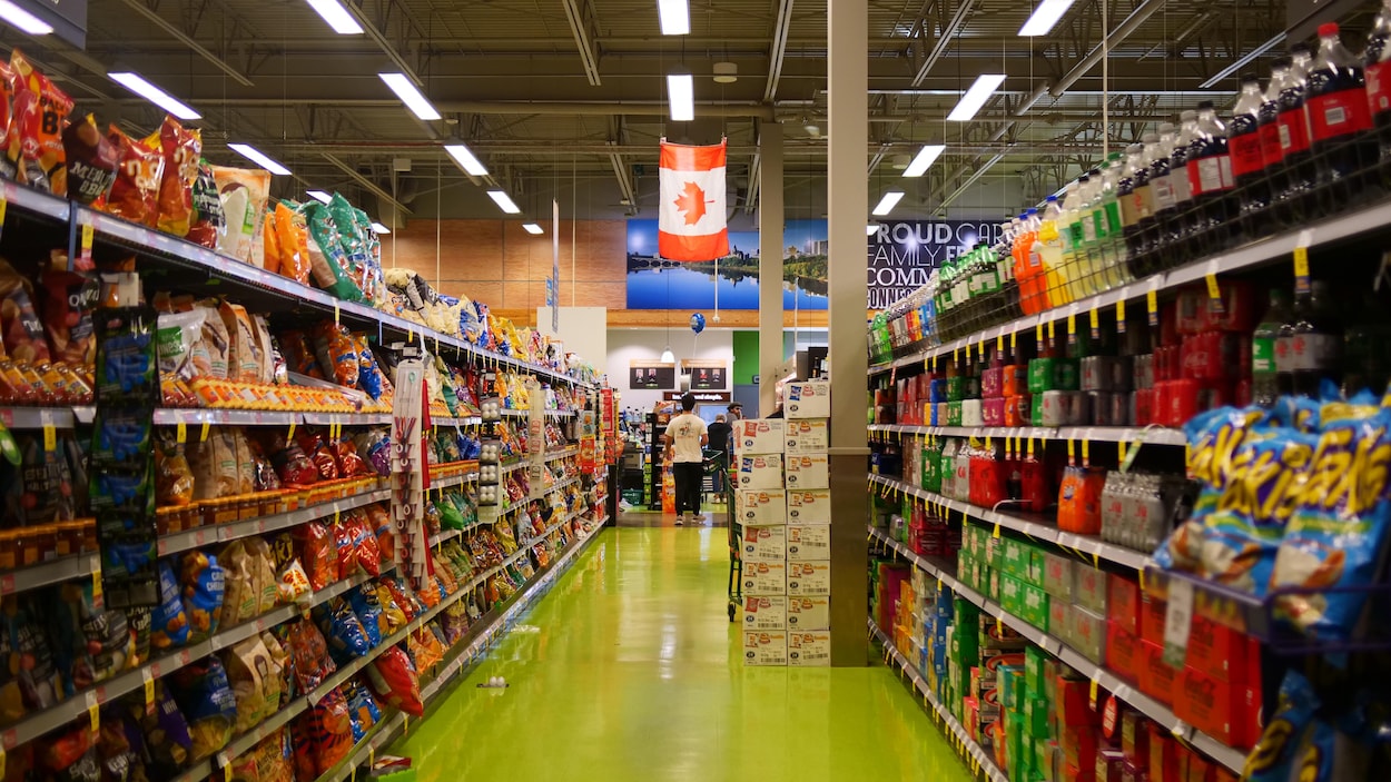 Dépanneurs et restaurants mécontents après la suspension de la TVP sur les aliments