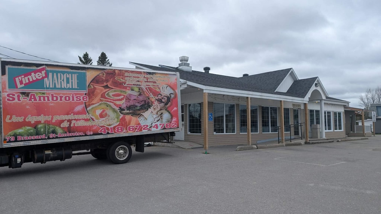 Une épicerie temporaire à Saint-Ambroise