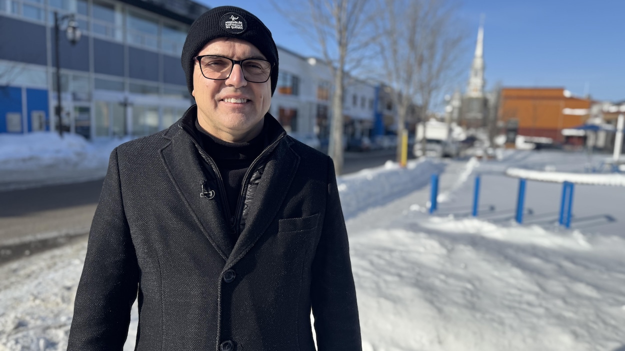 Réduction des effectifs à la SQ : Eric Girard comprend les préoccupations d’Alma