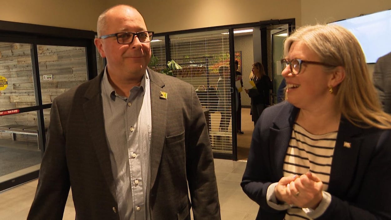 Susan Holt promet d’accélérer les travaux électriques à Edmundston