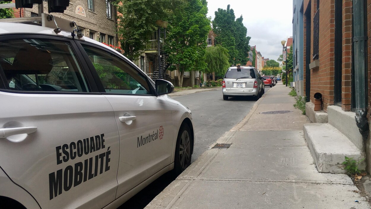 Une voiture de l'escouade mobilité.