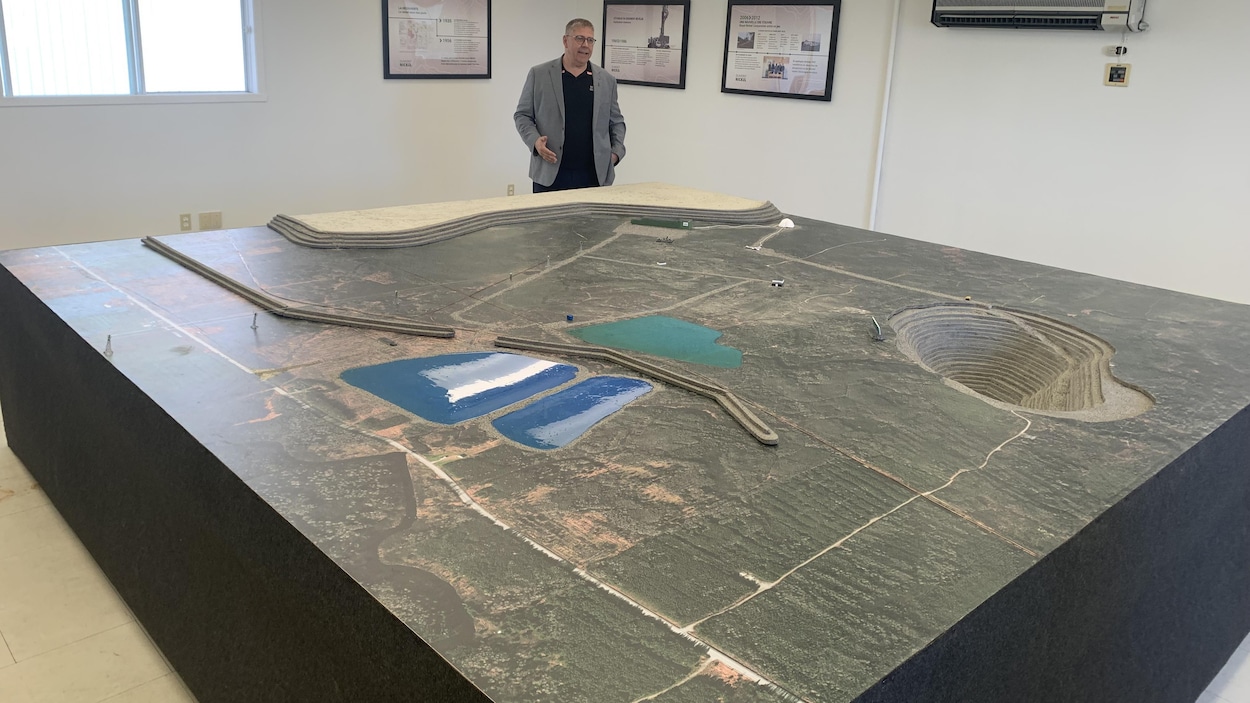 Une maquette pour aider le public à comprendre le projet Dumont Nickel