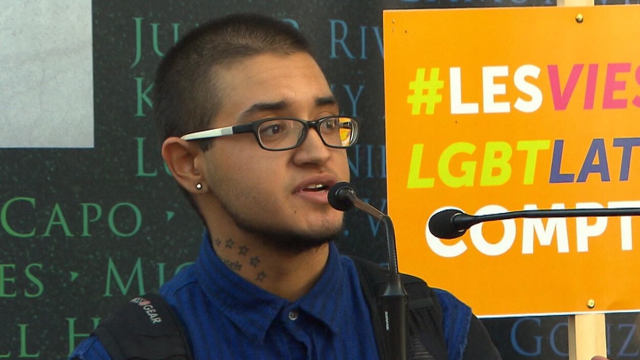 Le militant transgenre Esteban Torres, lors d'une manifestation à Montréal (archives) Le militant transgenre Esteban Torres, lors d'une manifestation à Montréal (archives)