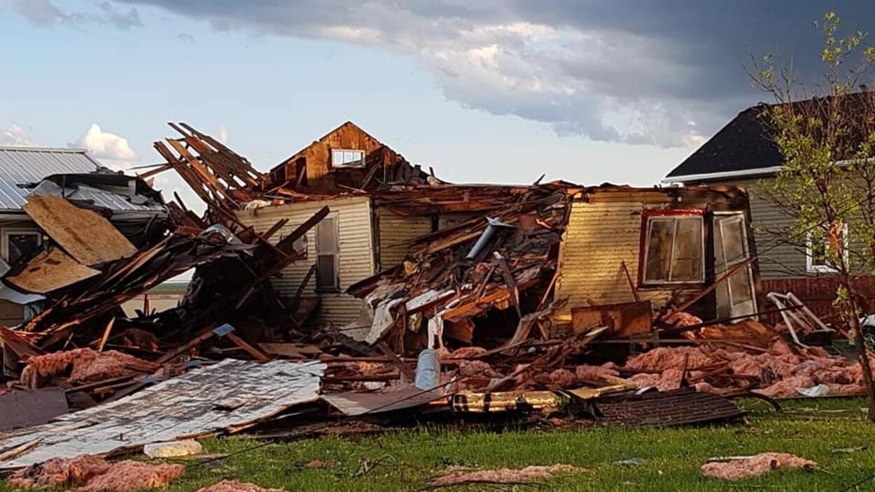 Une maison détruite par la tempête.