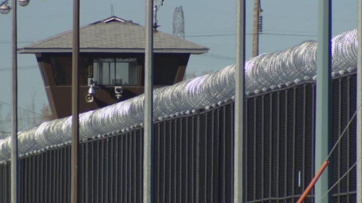 Ottawa entend incarcérer des migrants dans ses pénitenciers
