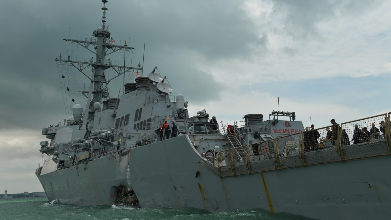 Le destroyer USS John S. McCain Le destroyer USS John S. McCain