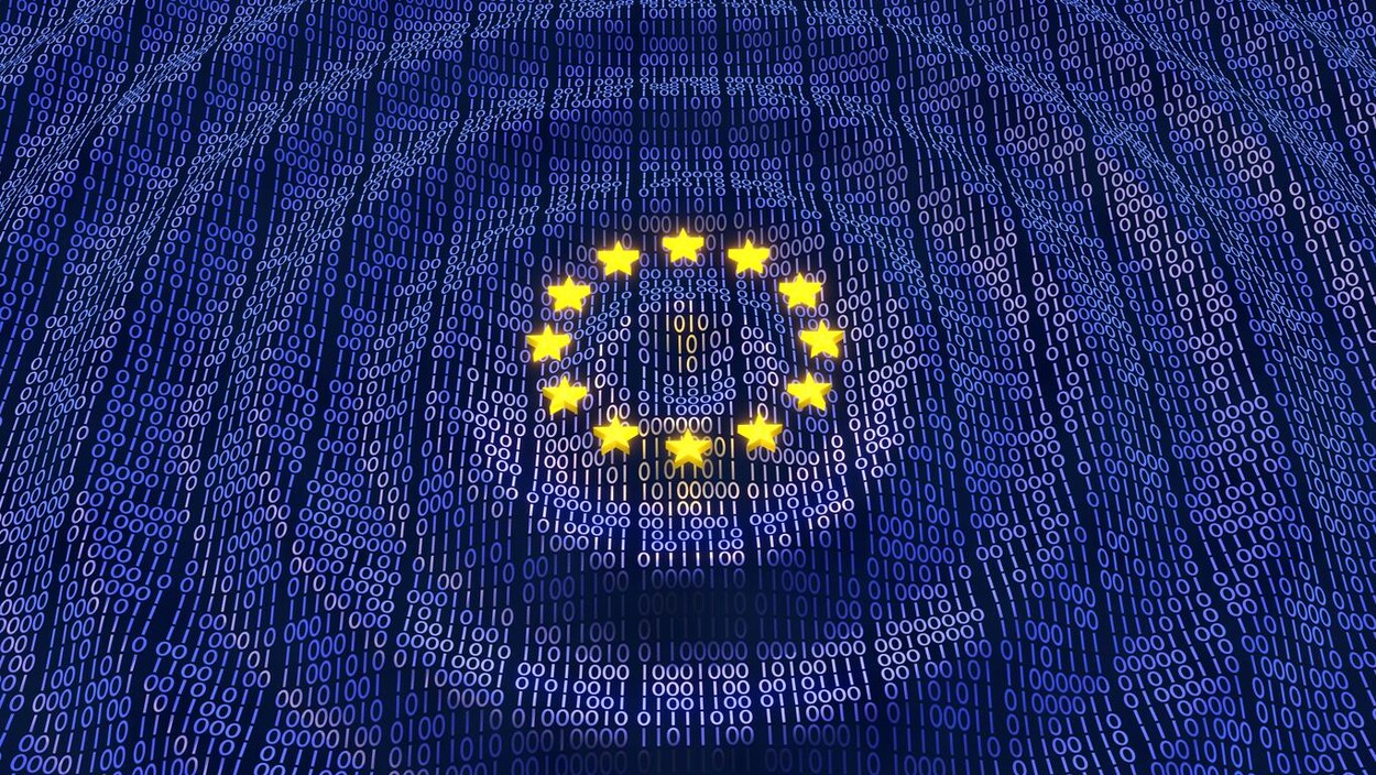 Un drapeau européen bleu foncé avec des étoiles jaunes sur fond chiffres 1 et 0.