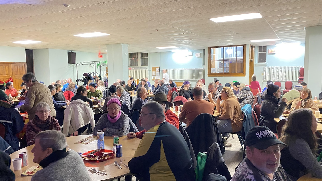 Le « souper de Noël des oubliés » : briser l’isolement autour d’un repas festif