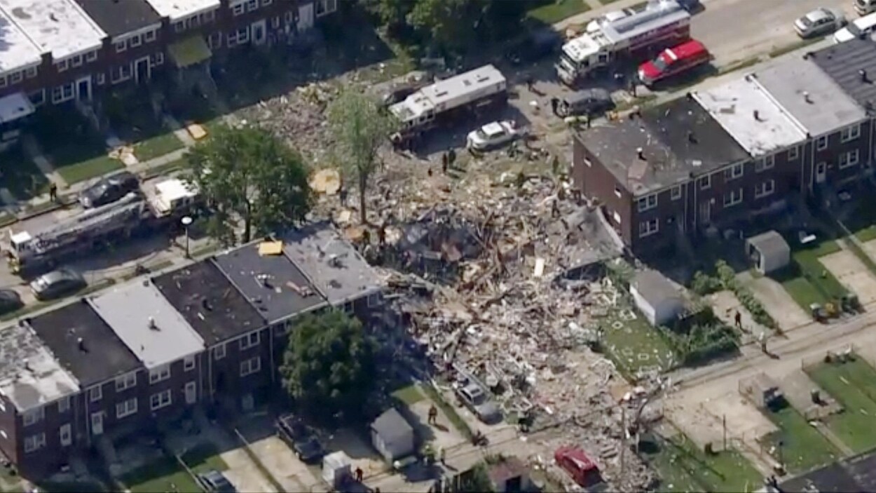 Cette photo fournie par WJLA-TV montre la scène d'une explosion qui a eu lieu à Baltimore, lundi.