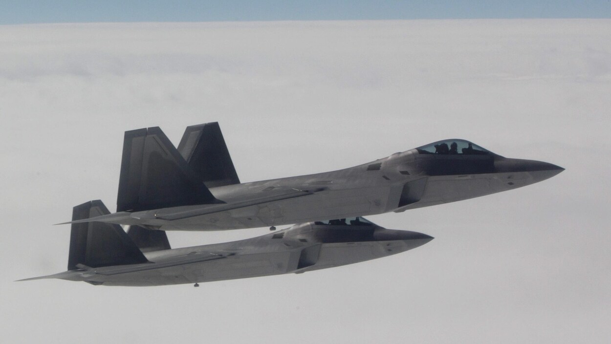 Deux chasseurs F-22 de NORAD lors d'un exercice en 2010.