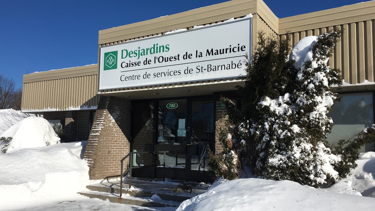 Façade du centre de services de Desjardins à Saint-Barnabé, en Mauricie.