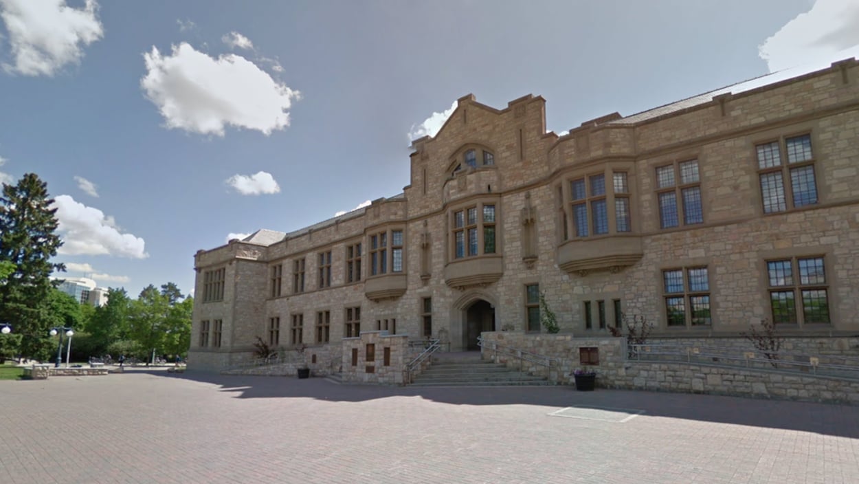 L'avant de l'édifice de l'Université de la Saskatchewan.