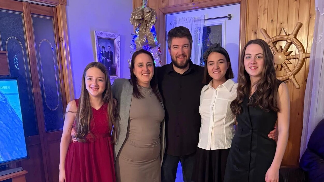 Une famille nord-côtière séparée par le manque de services