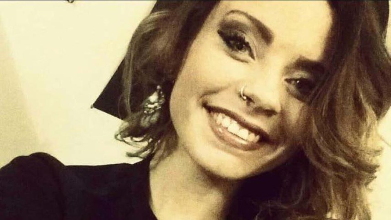 Le service régional de Codiac de la GRC sollicite l'aide du public afin de retrouver Lyndsay Hachey, 21 ans, qui est portée disparue. Le service régional de Codiac de la GRC sollicite l'aide du public afin de retrouver Lyndsay Hachey, 21 ans, qui est portée disparue.