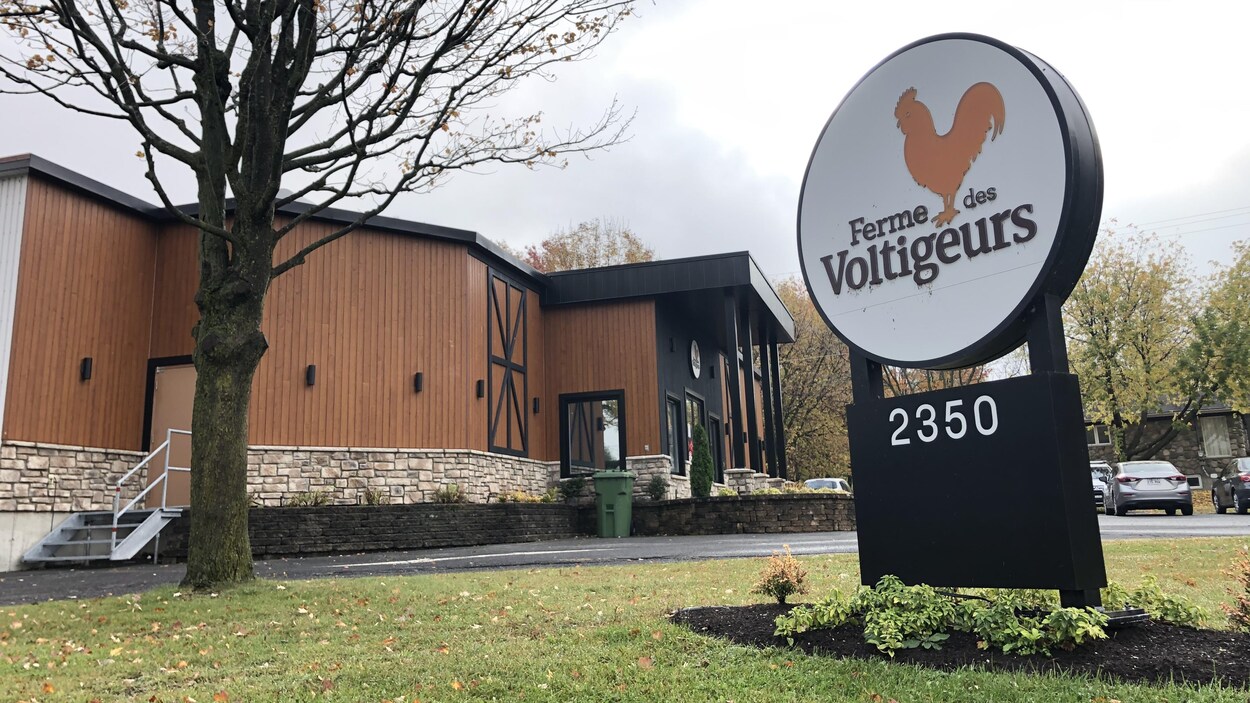 La devanture de l'entreprise la Ferme des Voltigeurs à Drummondville.