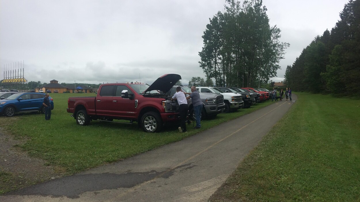 Des visiteurs au Festival de l'auto