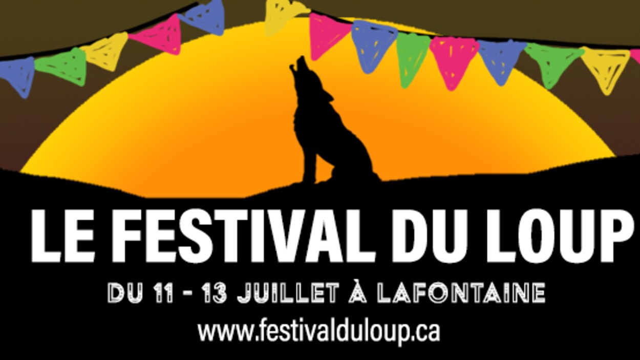 Un loup qui aboie avec l'image de la lune à l'arrière plan. A la base sur un fond noir il est écrit le festival du Loup et l'adresse internet du festival