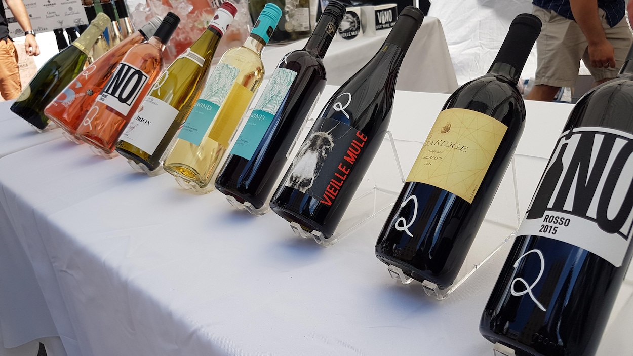 Des bouteilles de vin Des bouteilles de vin