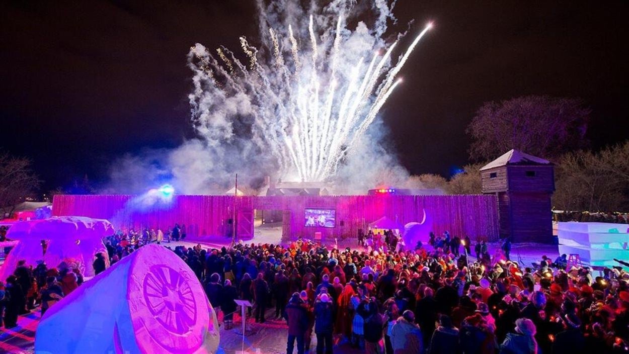 Des centaines de personnes sont réunis au Fort Gibraltar pour le lancement du Festival du Voyageur. Des centaines de personnes sont réunis au Fort Gibraltar pour le lancement du Festival du Voyageur.