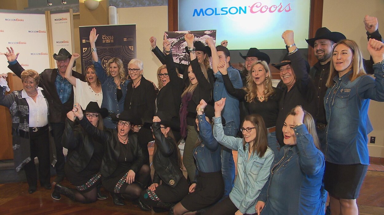 Un groupe d'artistes Un groupe d'artistes