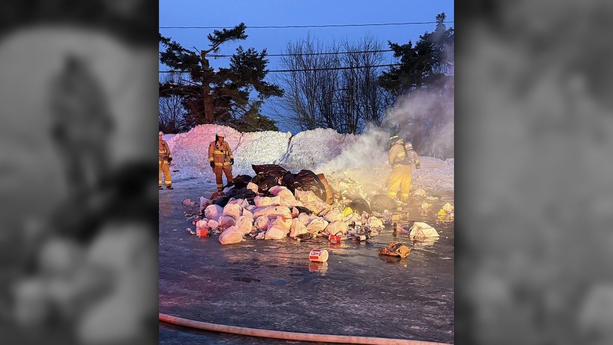 Des ordures prennent feu dans un camion à Saint-Bruno en raison de cendres chaudes