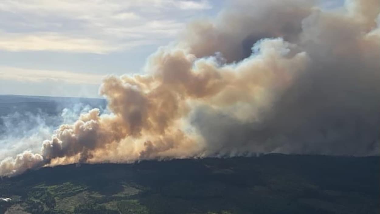 Des feux forcent de nouvelles évacuations dans le nord de l’Alberta