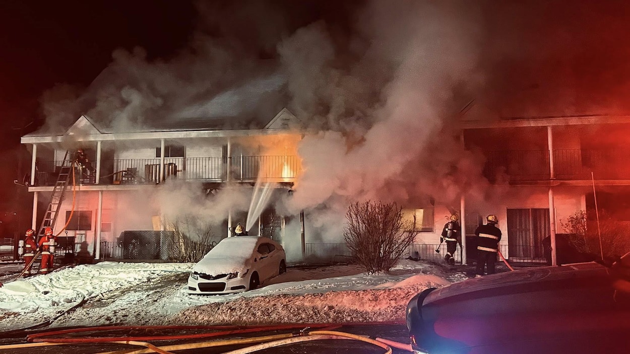 Plusieurs résidents de Richmond se retrouvent sans toit à la suite d’un violent incendie