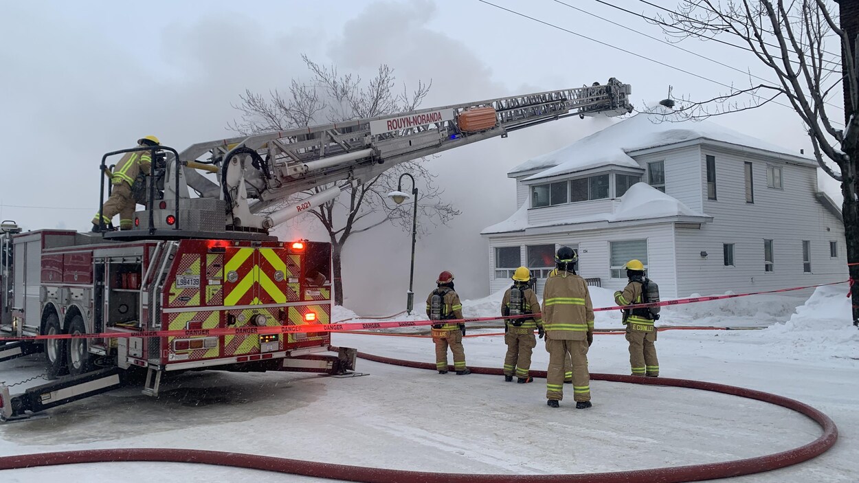 Un incendie jette deux familles à la rue à Rouyn-Noranda