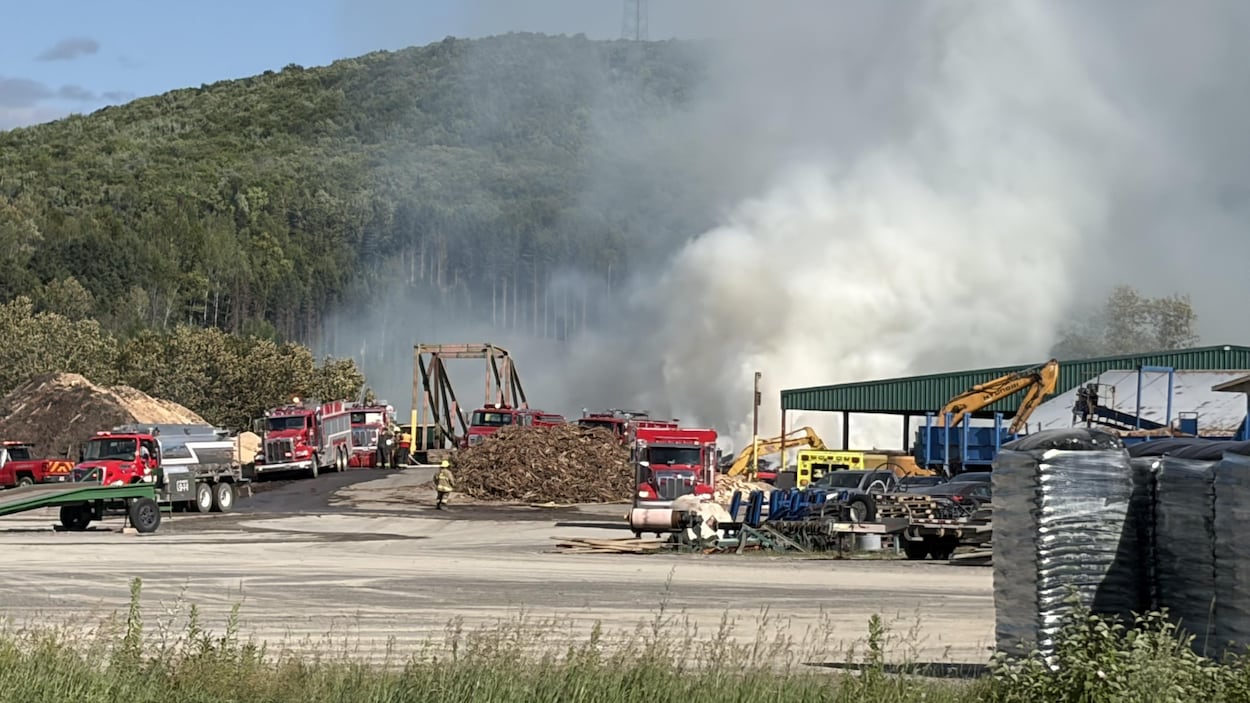 Incendie majeur à l’usine MultiFib de Dégelis