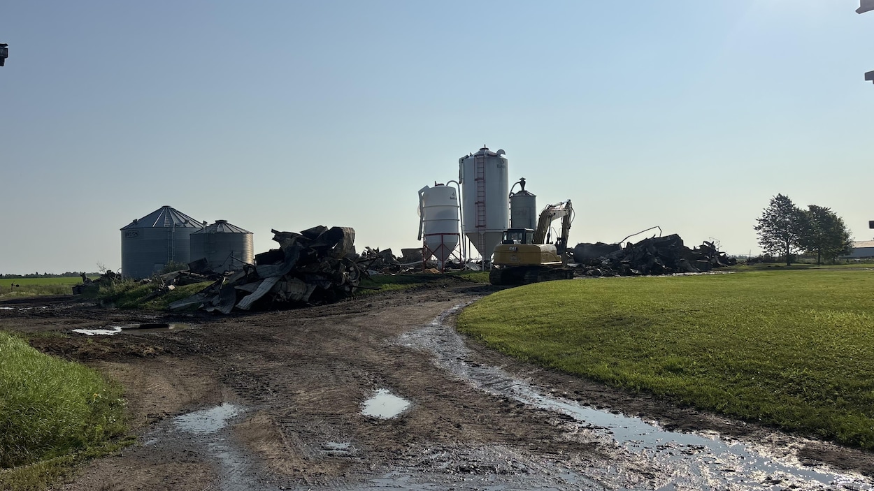 Un incendie cause de lourds dommages dans une ferme de Métabetchouan-Lac-à-la-Croix