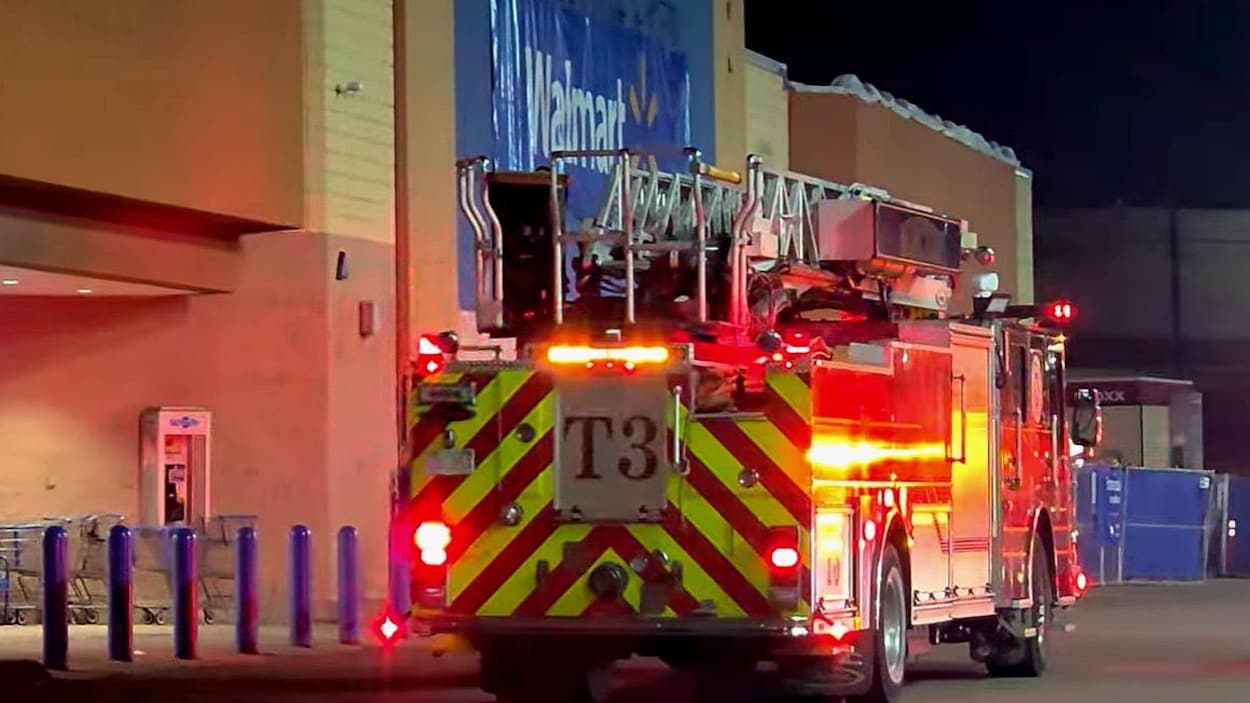 Un important incendie force la fermeture temporaire d’un Walmart à Moncton