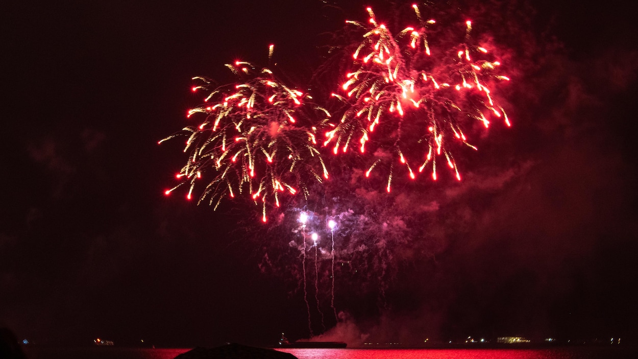 Compte à rebours et feux d’artifice pour la nouvelle année à Toronto