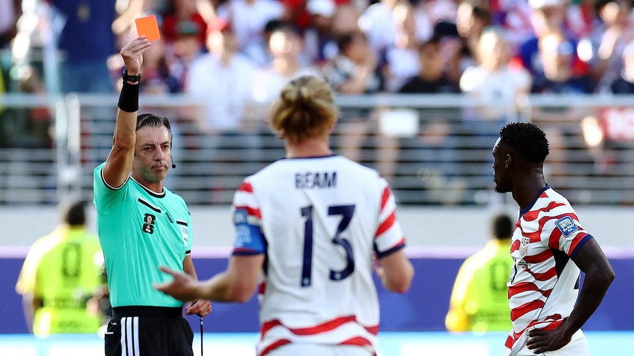 La FIFA salue l’arbitre de la Coupe du monde que Trump avait qualifié de « suspect »