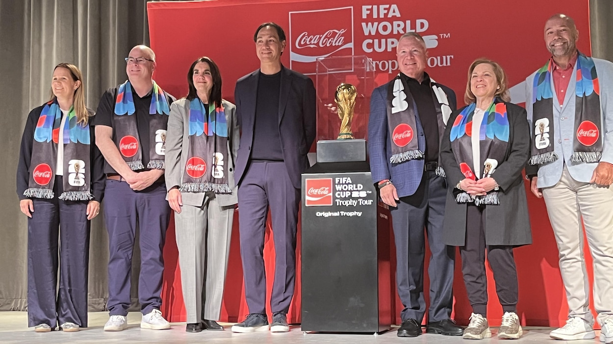 La tournée du trophée de la FIFA fait halte à Halifax