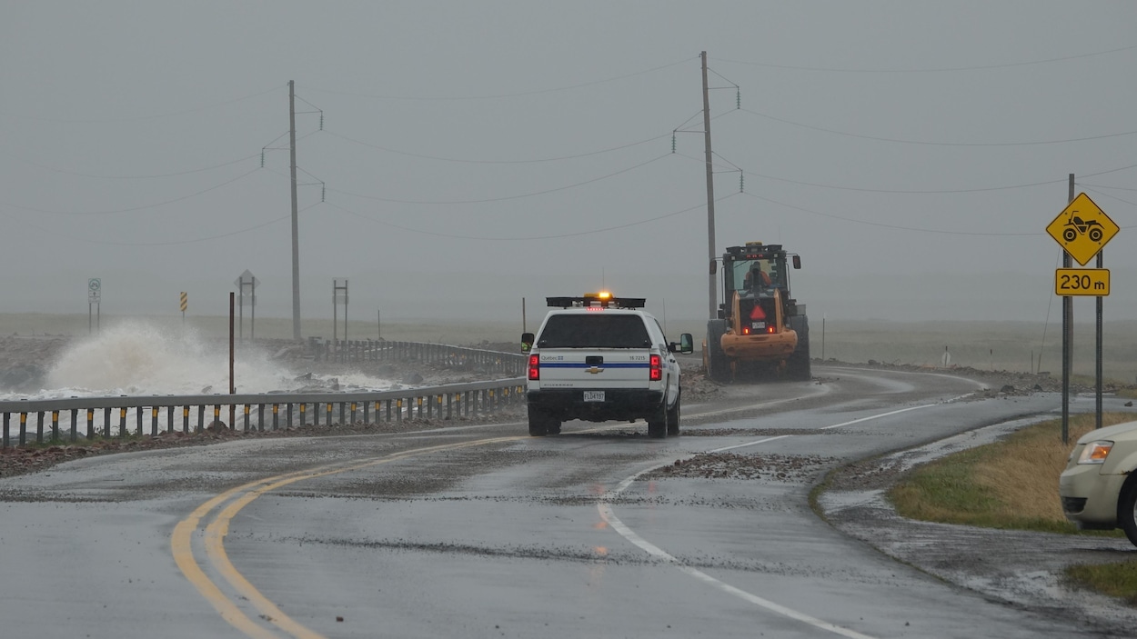 Le ministre des Transports rassure le maire des Îles concernant la route 199
