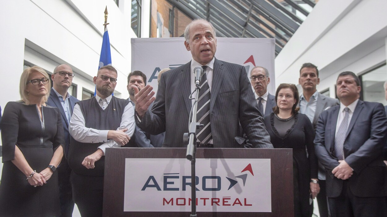 Un point de presse dans les locaux d'Aéro Montréal.